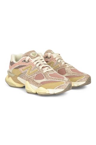 Sneaker in camoscio e nylon colore rosa. NEW BALANCE | U9060-NTB